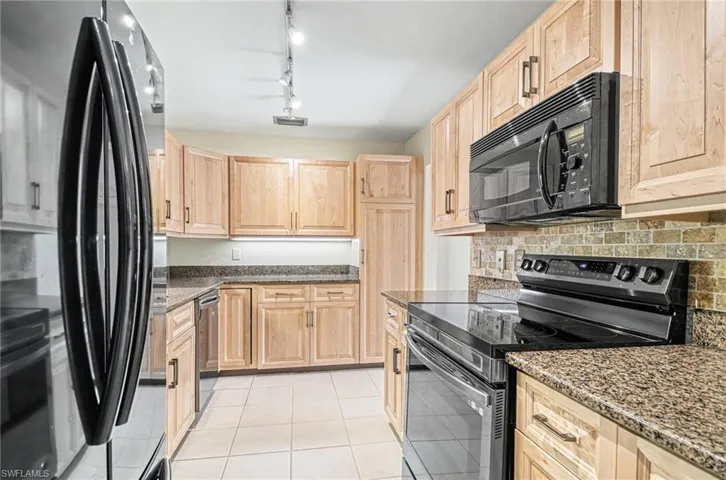 1325 Solana Rd K3, Naples, Florida 34103