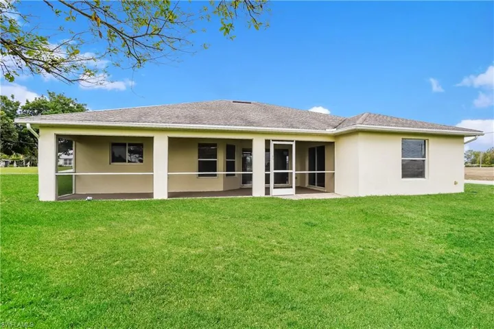 229 Ne 7th Pl, Cape Coral, Florida 33909