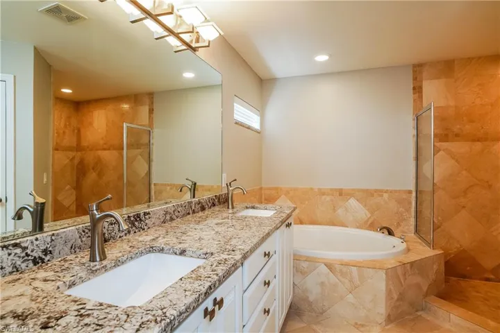 229 Ne 7th Pl, Cape Coral, Florida 33909
