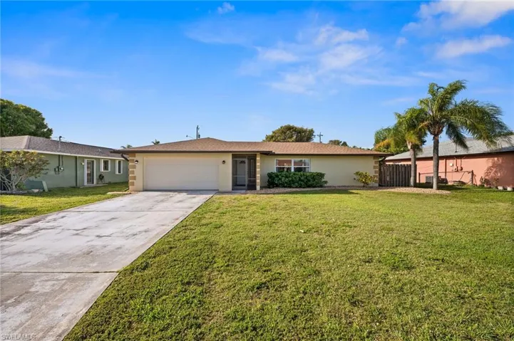 428 SE 19th  LN, Cape Coral, FL 33990