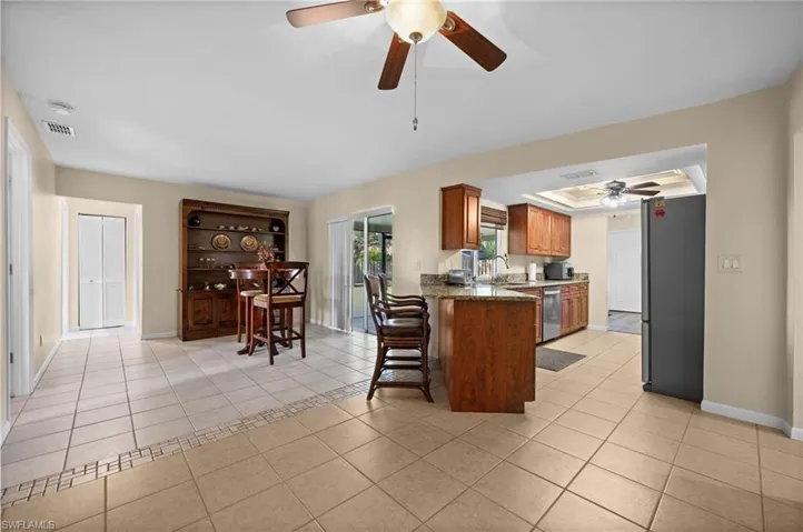 428 SE 19th  LN, Cape Coral, FL 33990