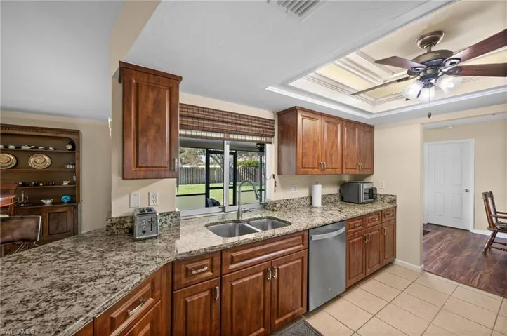 428 SE 19th  LN, Cape Coral, FL 33990