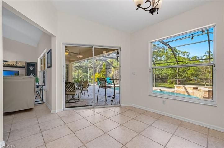 Eat in Kitchen - Breakfast Nook