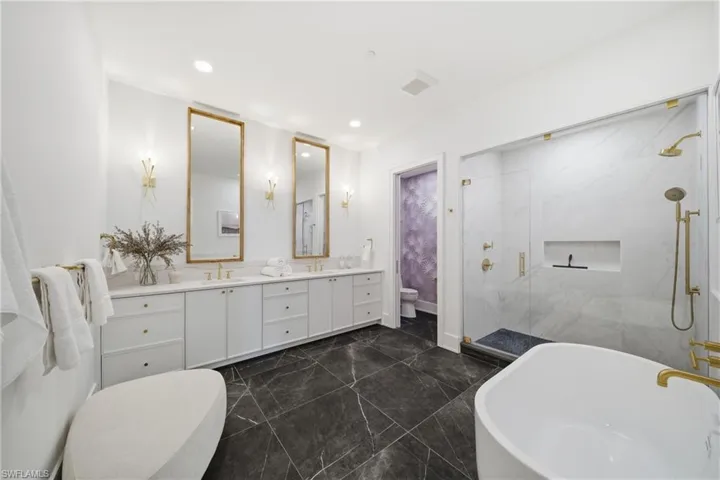 82 9th St S 303, Naples, Florida 34102