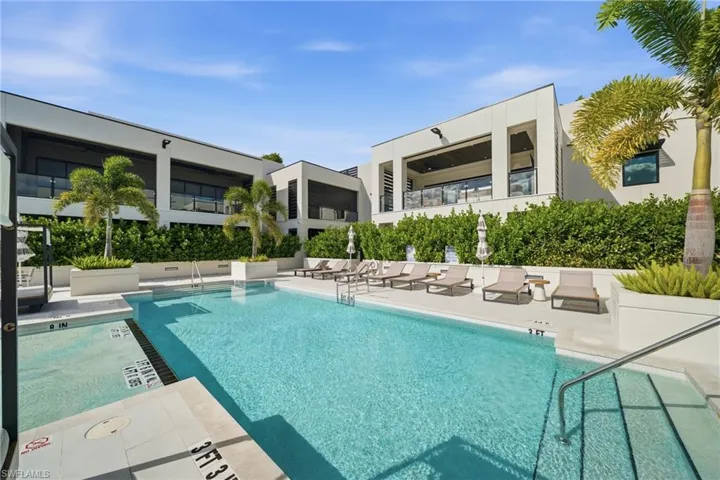 82 9th St S 303, Naples, Florida 34102
