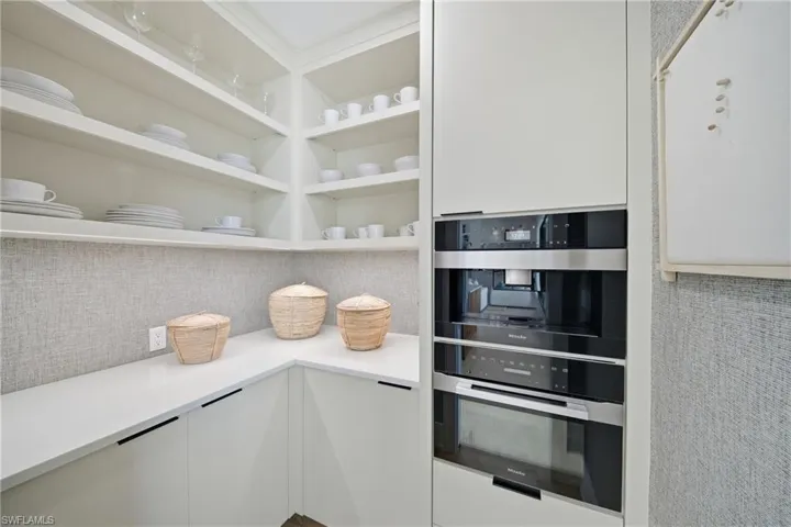 82 9th St S 303, Naples, Florida 34102