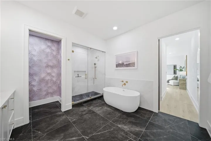82 9th St S 303, Naples, Florida 34102