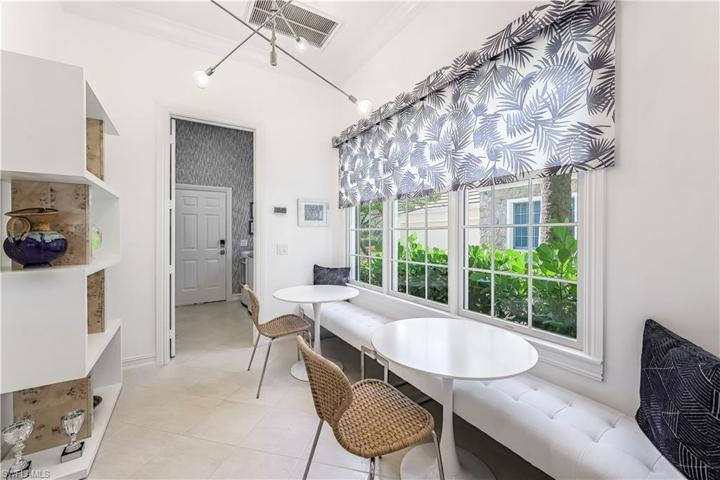 Breakfast area