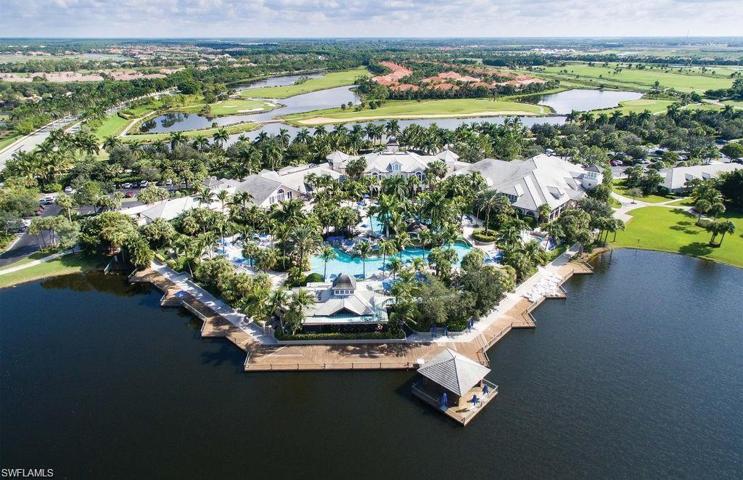 overview of Club house & pool