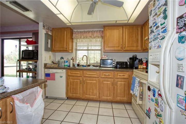 1805 Se 1st Ter, Cape Coral Fl 33990