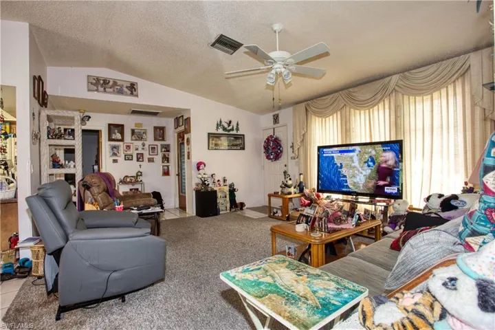 1805 Se 1st Ter, Cape Coral Fl 33990