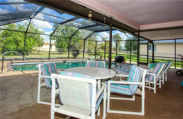 1805 Se 1st Ter, Cape Coral Fl 33990