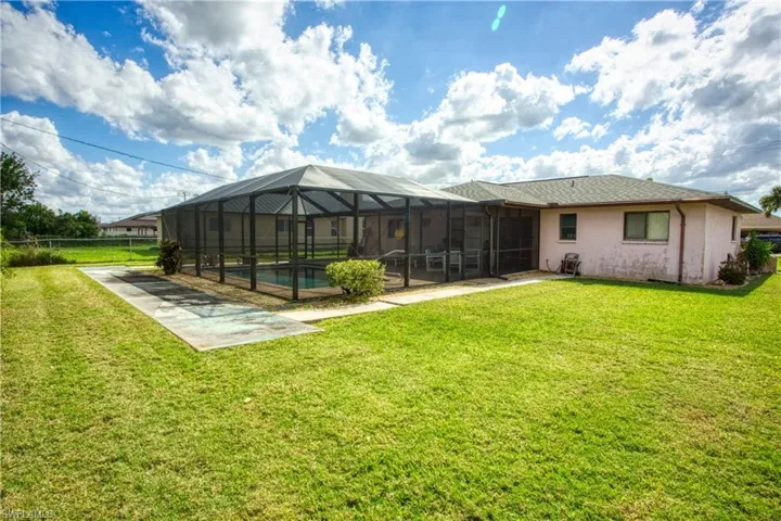 1805 Se 1st Ter, Cape Coral Fl 33990