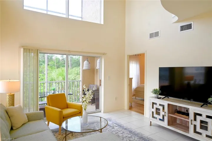 4450 Botanical Place Cir 6, Naples, Florida 34112