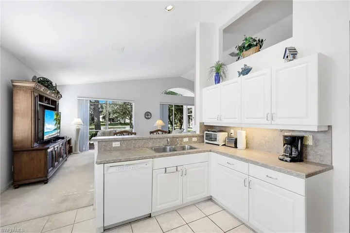 20022  Castlemaine  AVE, Estero, FL 33928