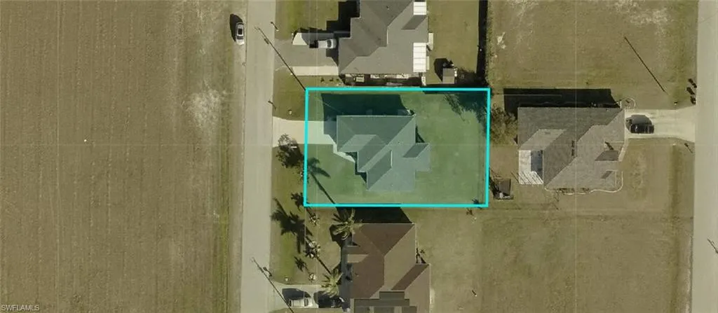 Aerial overview of property's location featuring property boundaries highlighted