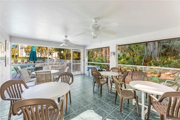 290 NAPLES COVE DR # 2202, NAPLES FL 34110