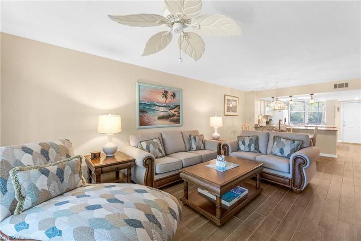 290 NAPLES COVE DR # 2202, NAPLES FL 34110