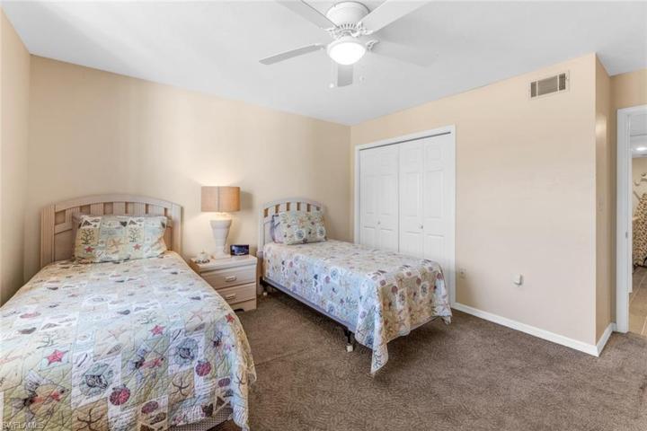 290 NAPLES COVE DR # 2202, NAPLES FL 34110