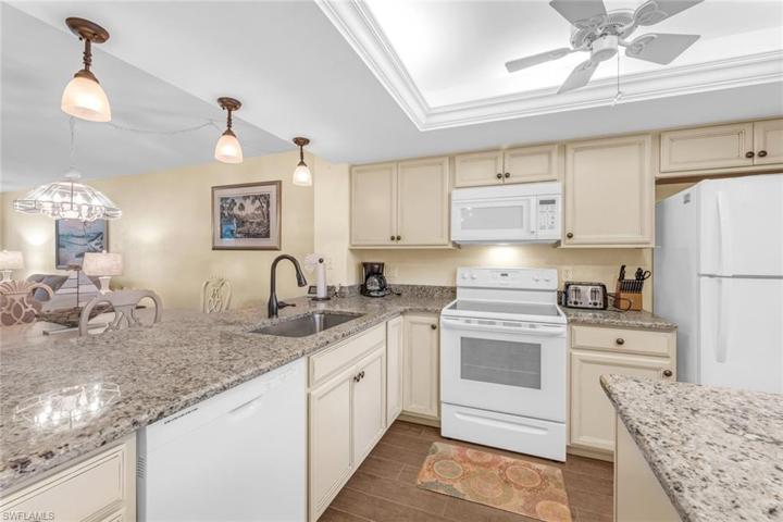 290 NAPLES COVE DR # 2202, NAPLES FL 34110