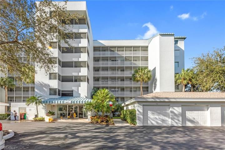 290 NAPLES COVE DR # 2202, NAPLES FL 34110