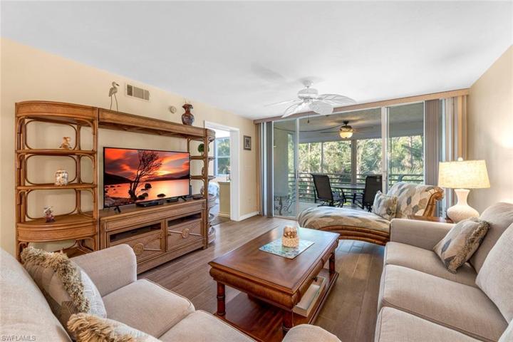 290 NAPLES COVE DR # 2202, NAPLES FL 34110