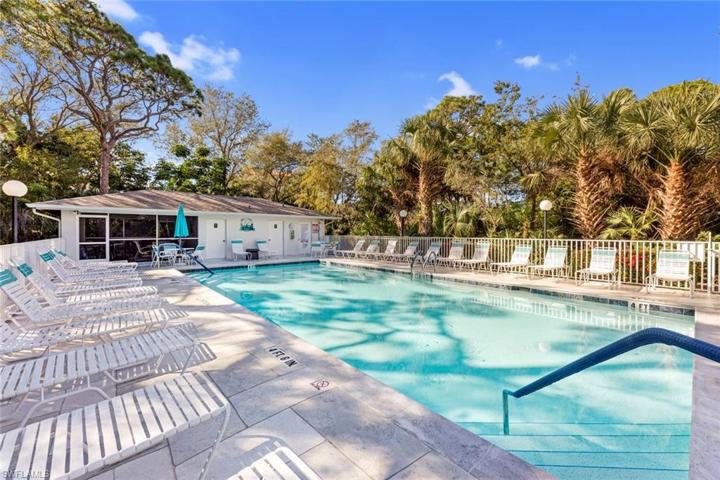 290 NAPLES COVE DR # 2202, NAPLES FL 34110