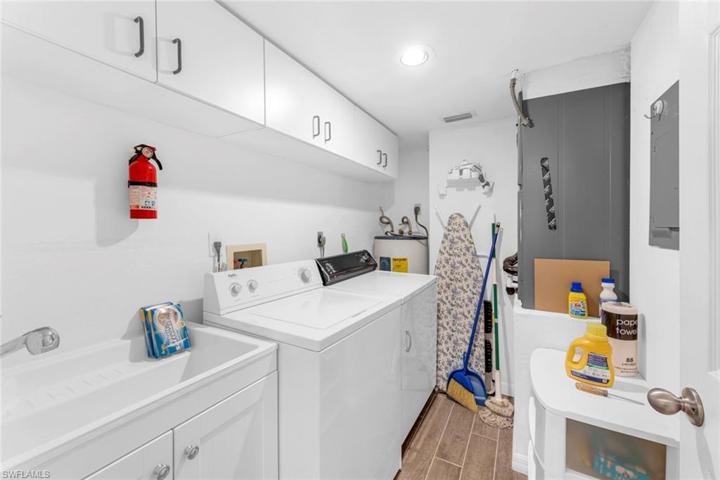 290 NAPLES COVE DR # 2202, NAPLES FL 34110