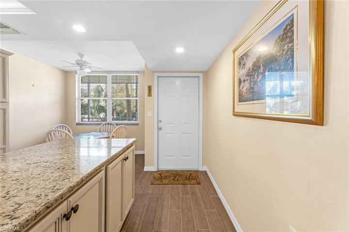 290 NAPLES COVE DR # 2202, NAPLES FL 34110