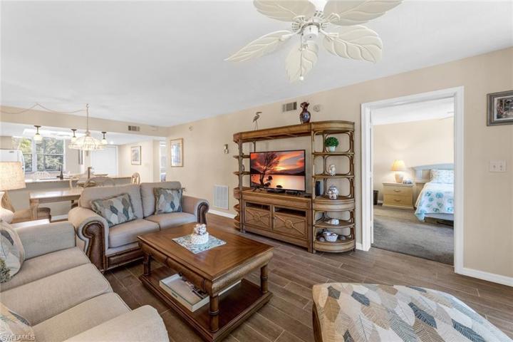 290 NAPLES COVE DR # 2202, NAPLES FL 34110