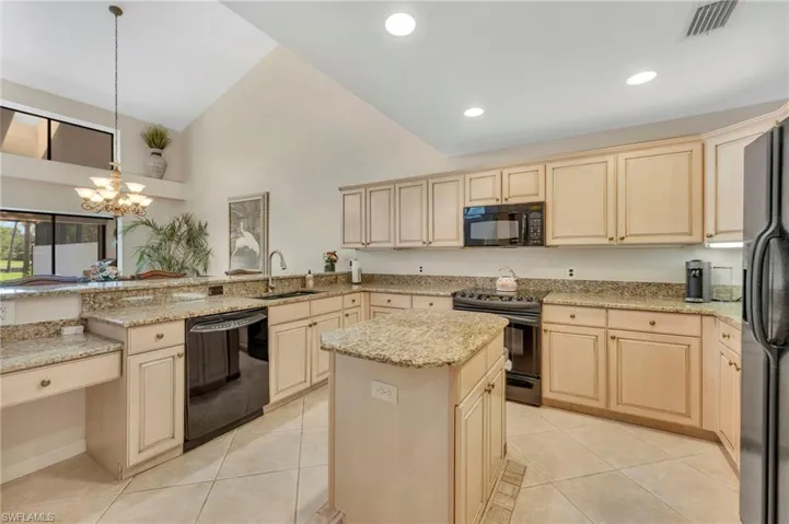 152  Cypress View  DR, Naples, FL 34113
