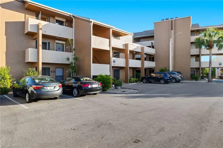 2065 W Lakeview  BLVD, North Fort Myers, FL 33903