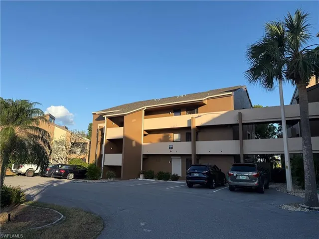 2065 W Lakeview  BLVD, North Fort Myers, FL 33903