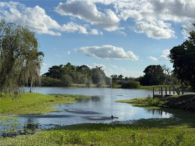 2065 W Lakeview  BLVD, North Fort Myers, FL 33903