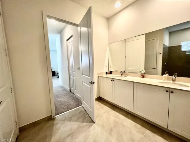 Master bath - dual sink