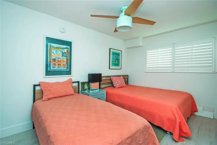 561  Periwinkle  WAY, Sanibel, FL 33957