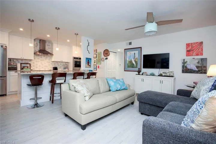 561  Periwinkle  WAY, Sanibel, FL 33957