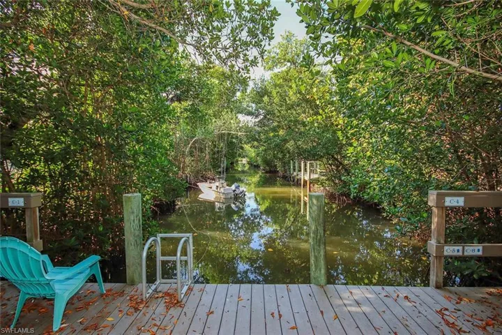 561  Periwinkle  WAY, Sanibel, FL 33957