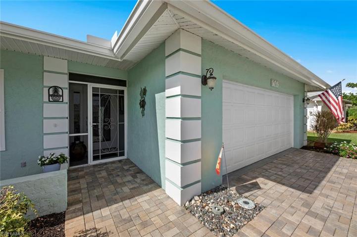 Screened in Front Entry