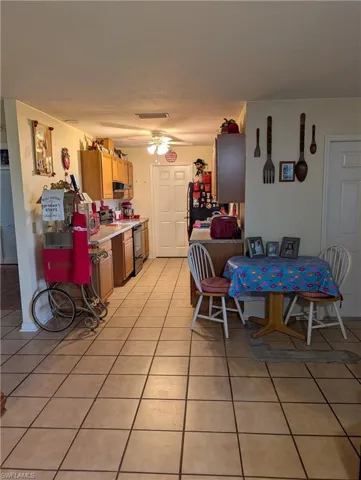 2215 Se 8th Ave, Cape Coral, Florida 33990