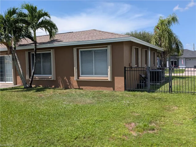 2215 Se 8th Ave, Cape Coral, Florida 33990