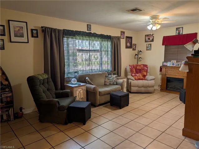 2215 Se 8th Ave, Cape Coral, Florida 33990