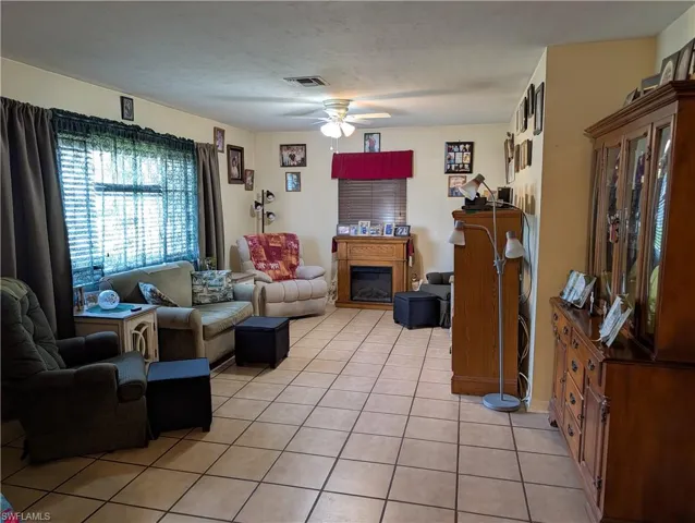 2215 Se 8th Ave, Cape Coral, Florida 33990