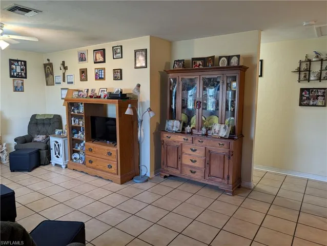 2215 Se 8th Ave, Cape Coral, Florida 33990