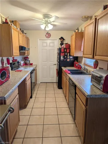 2215 Se 8th Ave, Cape Coral, Florida 33990