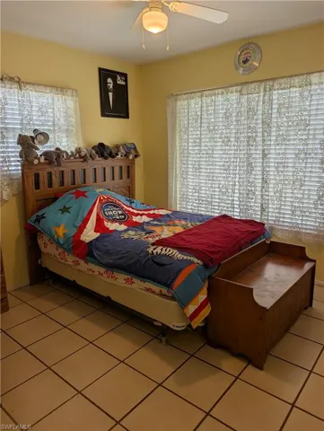 2215 Se 8th Ave, Cape Coral, Florida 33990