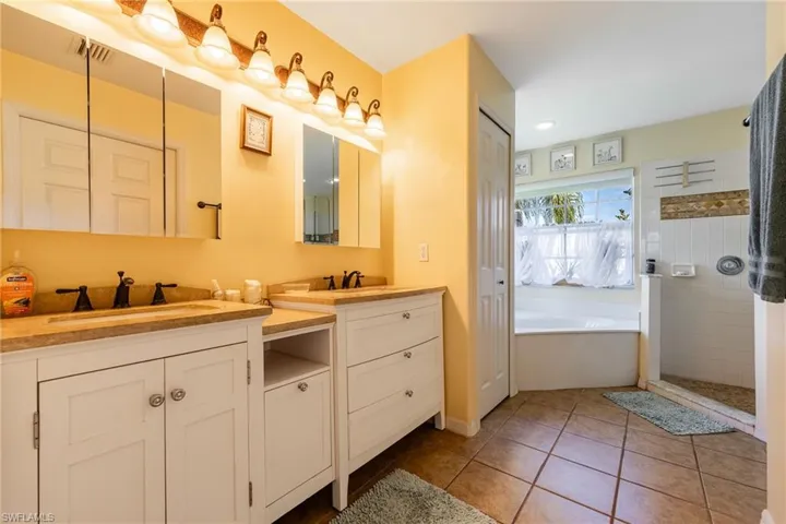 273 Justene Cir, Lehigh Acres, Florida 33936
