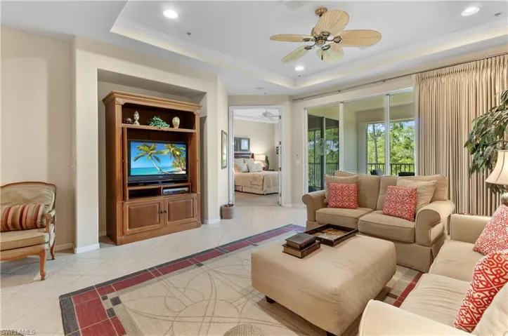 4833 Hampshire Ct # 304, Naples Fl 34112