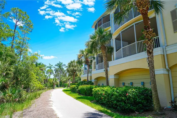 4833 Hampshire Ct # 304, Naples Fl 34112