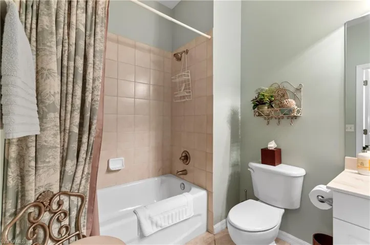4833 Hampshire Ct # 304, Naples Fl 34112